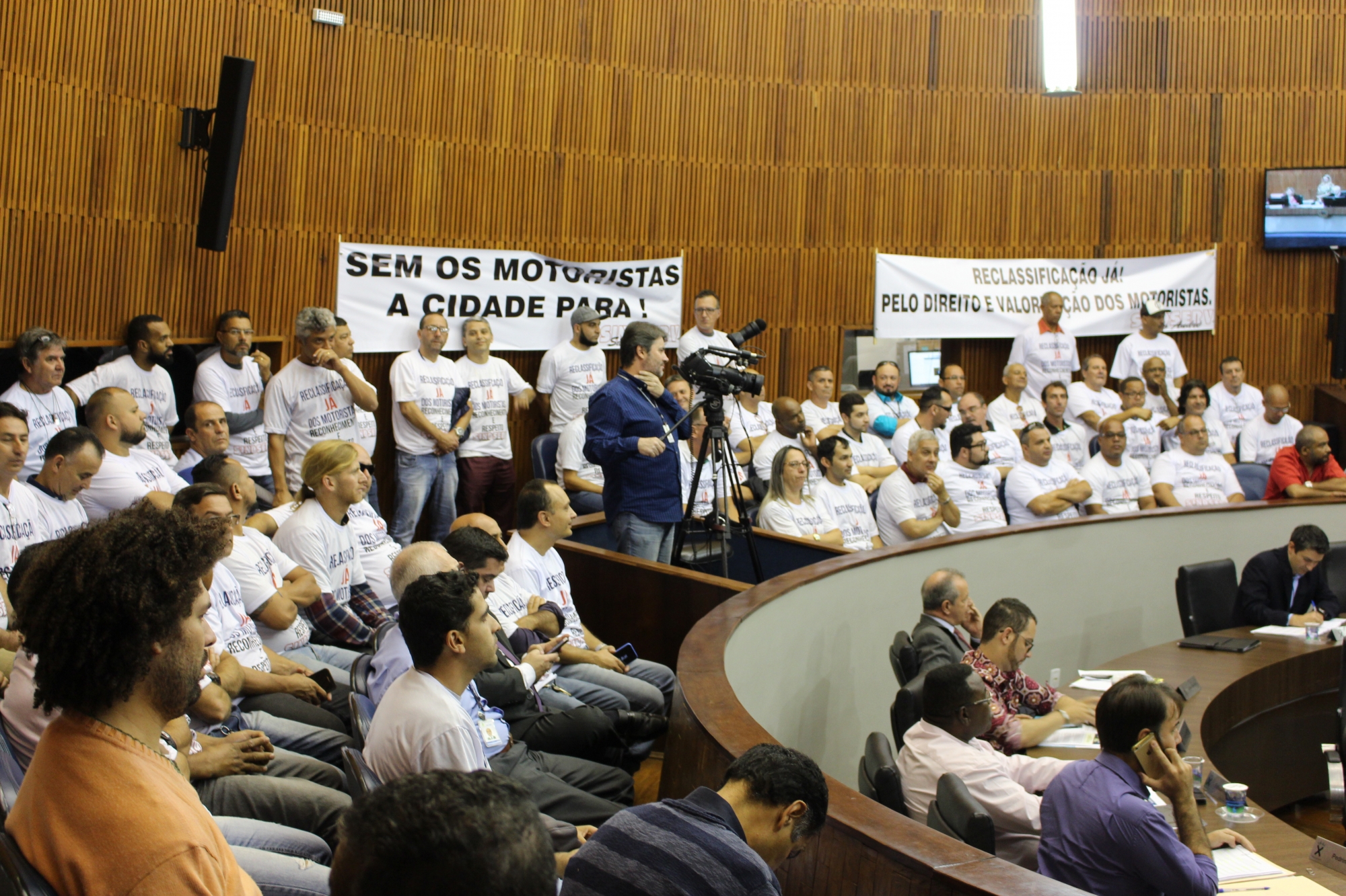 Imagem de Motoristas  participam do Ato do Sindserv Santo André e lotam Câmara dos Vereadores