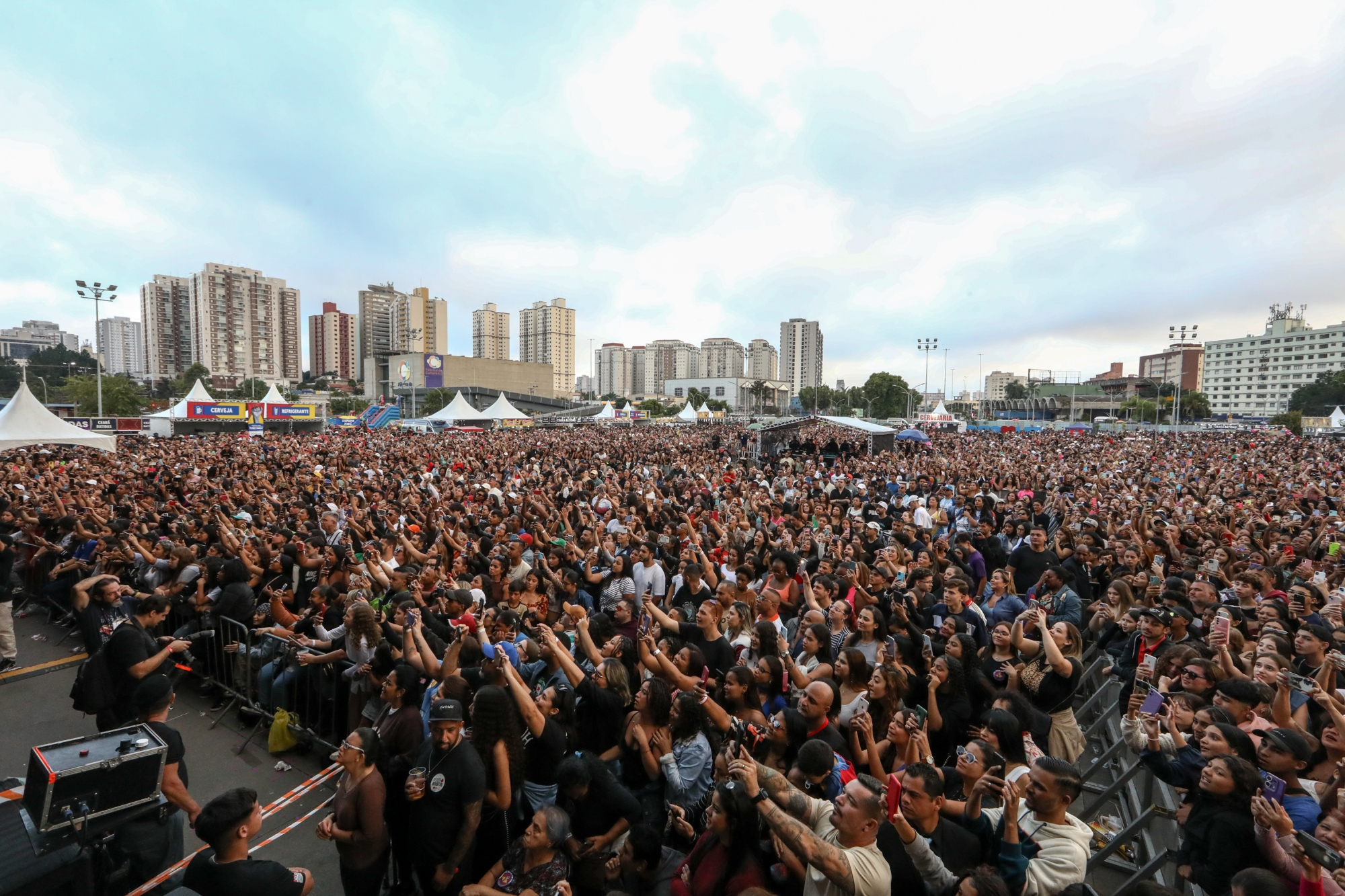 Imagem de Sindserv Santo André apoia 1º de Maio do ABC que reúne 70 mil pessoas no Paço Municipal 