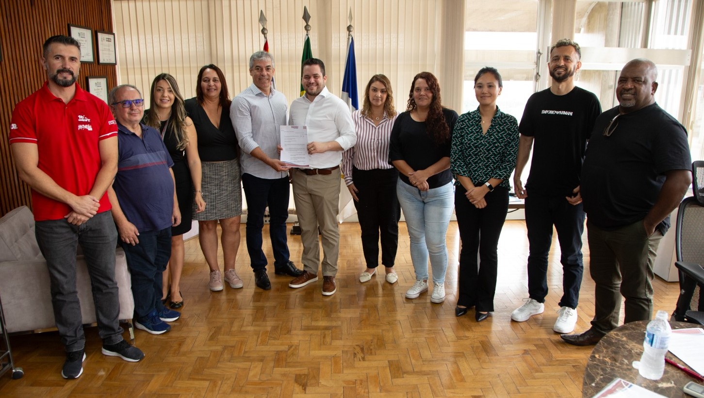 Imagem de Sindserv entrega pauta de reivindicações do ACT 2025 ao prefeito Gilvan Junior