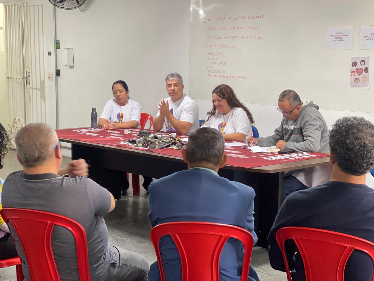 Imagem de Reunião debate a importância das comissões do Sindserv Santo André